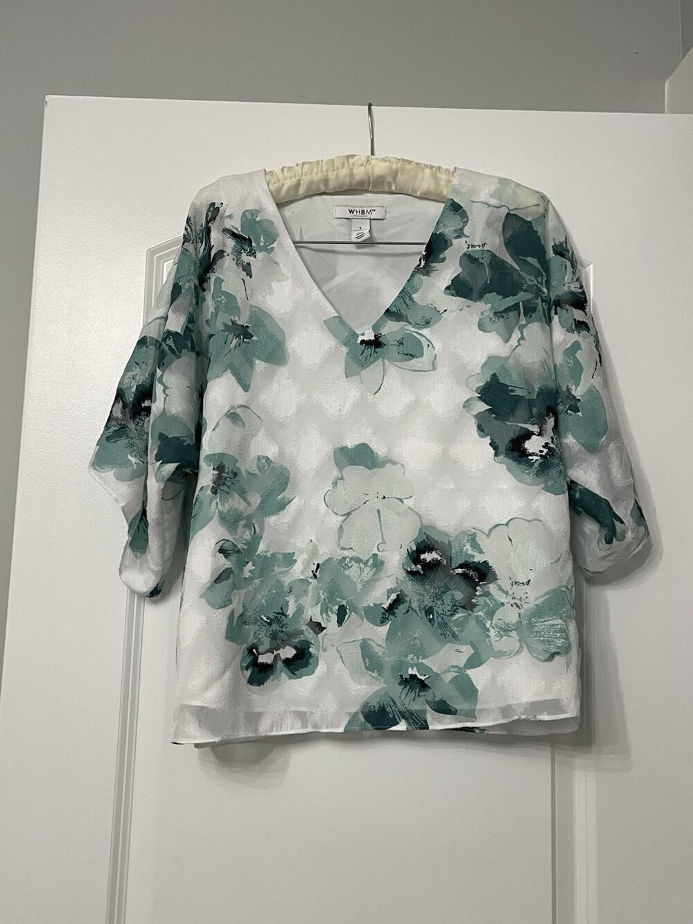 WHBM White Teal Green Floral V-Neck Blouse Top Size Small S Jacquard Overlay